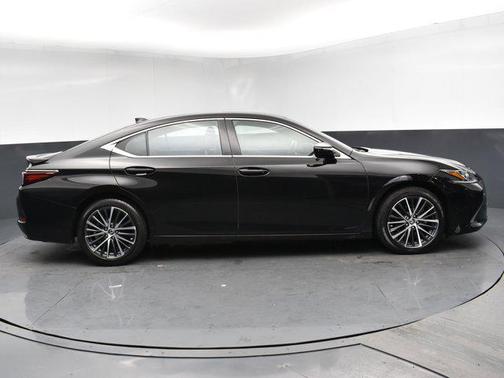 2022 Lexus ES 350 Base