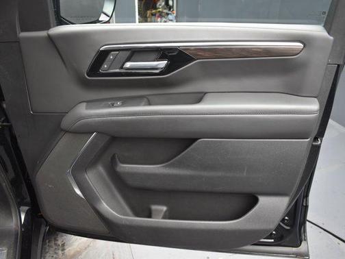 2025 Chevrolet Suburban 4WD Z71