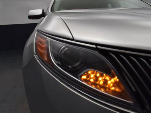 2015 Lincoln MKS Base