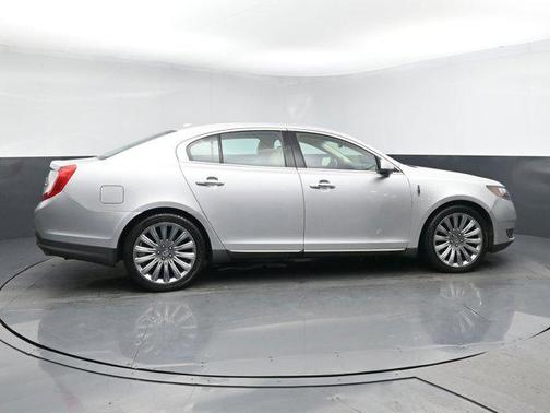 2015 Lincoln MKS Base