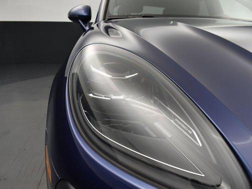 2022 Porsche Macan Base