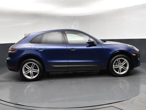 2022 Porsche Macan Base