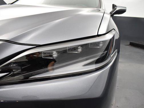 2024 Lexus ES 300h Base