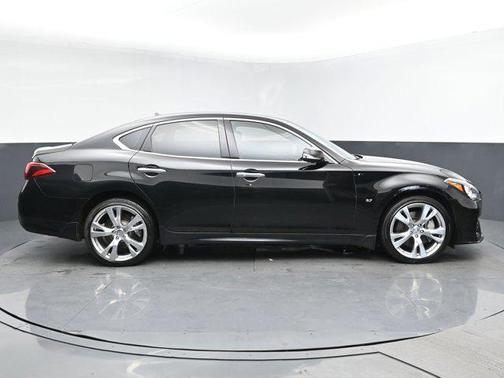 2017 INFINITI Q70 3.7X