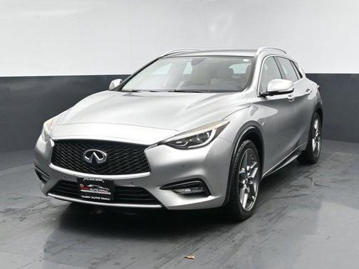 2018 INFINITI QX30 Premium