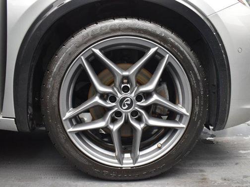 2018 INFINITI QX30 Premium