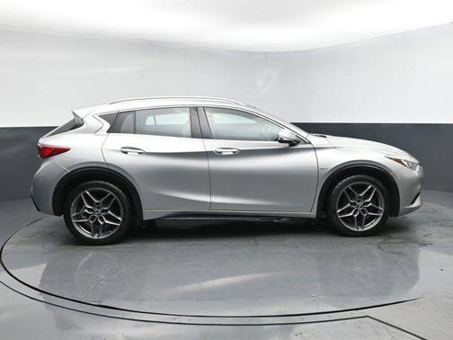 2018 INFINITI QX30 Premium