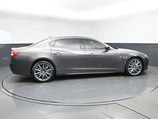 Gray 2019 Maserati Quattroporte S