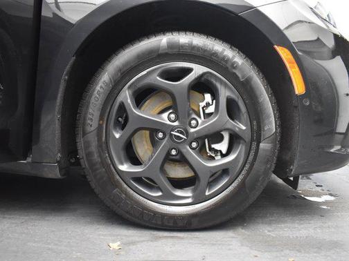 2024 Chrysler Pacifica Hybrid Premium S Appearance Pkg