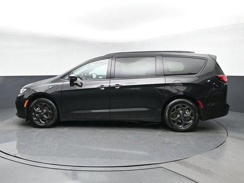 2024 Chrysler Pacifica Hybrid Premium S Appearance Pkg