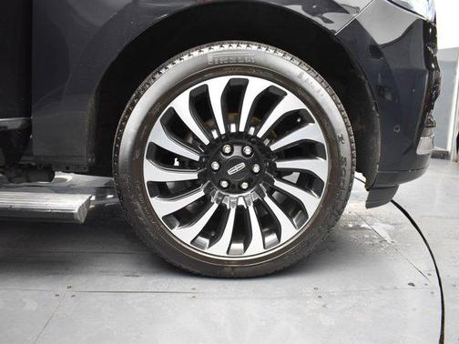 2023 Lincoln Navigator Black Label