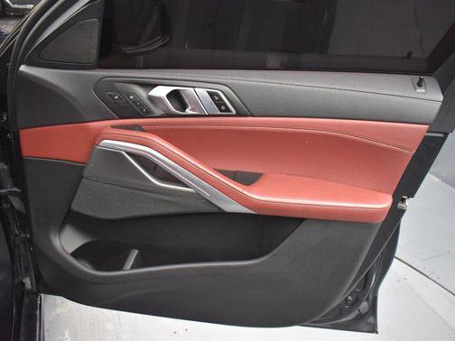 2022 BMW X6 xDrive40i