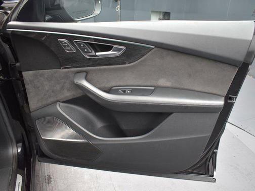 Black 2019 Audi Q8 3.0T Premium