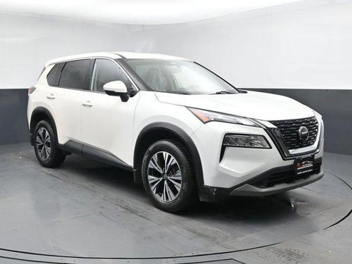 Pearl White Tricoat 2021 Nissan Rogue SV