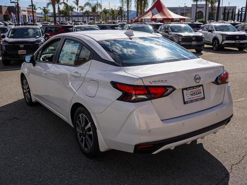 2025 Nissan Versa 1.6 SV