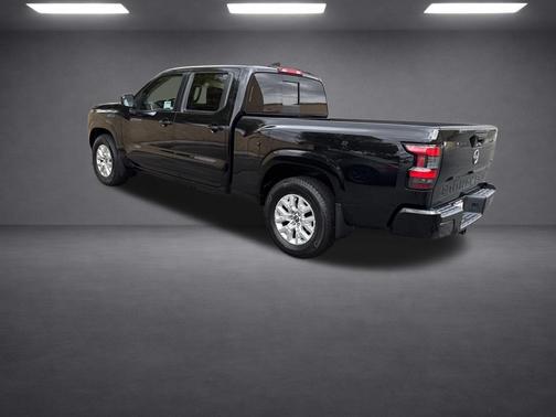 Black 2024 Nissan Frontier SV