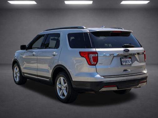 Ingot Silver 2019 Ford Explorer XLT