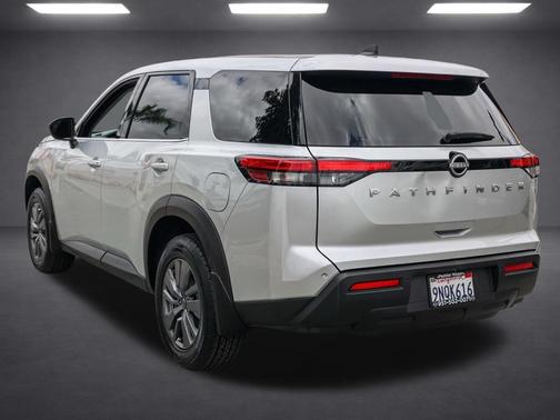 Brilliant Silver Metallic 2024 Nissan Pathfinder S
