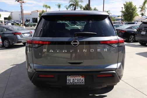 2024 Nissan Pathfinder S