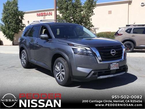 2025 Nissan Pathfinder SL