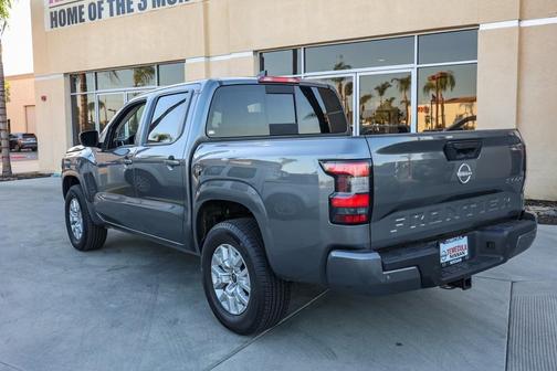 2024 Nissan Frontier SV