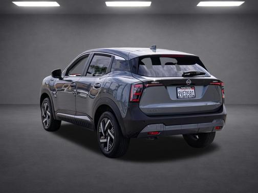Gun Metallic 2025 Nissan Kicks SV