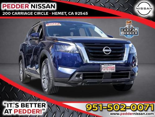 2024 Nissan Pathfinder SV