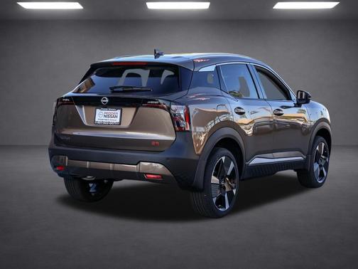 Canyon Bronze M 2026 Nissan Kicks SR