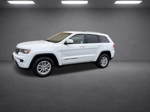 Bright White Clearcoat 2018 Jeep Grand Cherokee Laredo