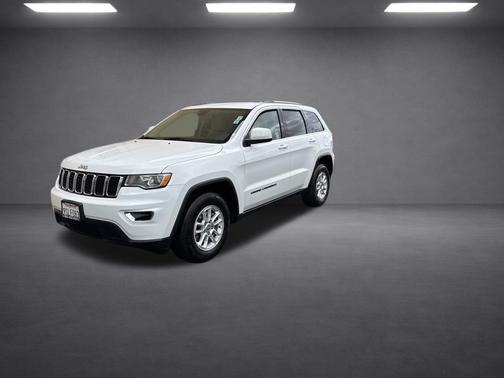 Bright White Clearcoat 2018 Jeep Grand Cherokee Laredo