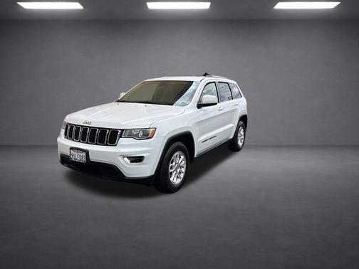 Bright White Clearcoat 2018 Jeep Grand Cherokee Laredo