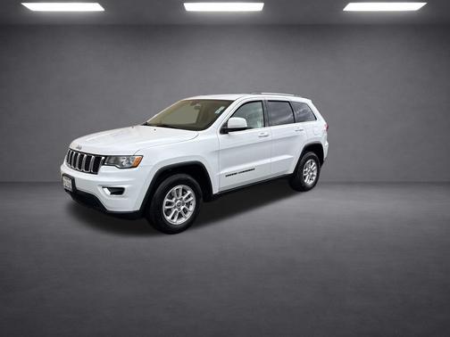 Bright White Clearcoat 2018 Jeep Grand Cherokee Laredo