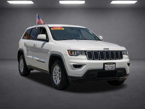 Bright White Clearcoat 2018 Jeep Grand Cherokee Laredo