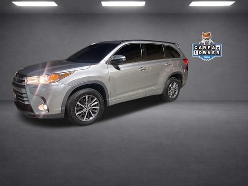 Celestial Silver Metallic 2017 Toyota Highlander XLE