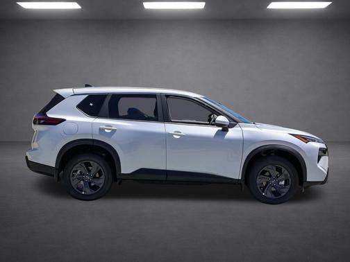 Everest White P 2026 Nissan Rogue SV