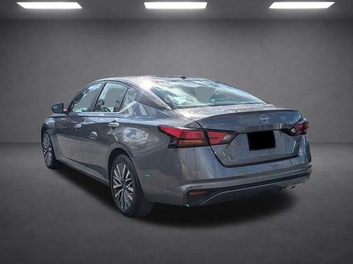 Gun Metallic 2025 Nissan Altima SV