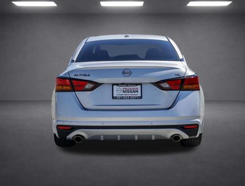 Brilliant Silver Metallic 2025 Nissan Altima SL