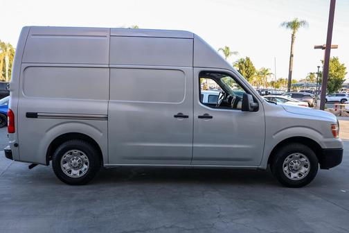 2016 Nissan NV Cargo NV2500 HD SV V6/SV V8