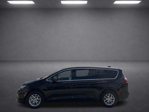 Diamond Black 2024 Chrysler Pacifica Touring