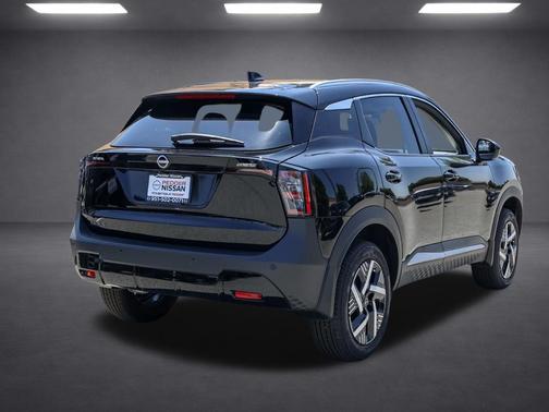 Super Black 2026 Nissan Kicks SV
