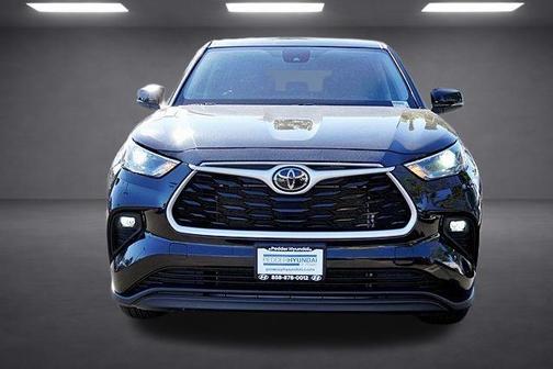 Midnight Black Metallic 2024 Toyota Highlander LE