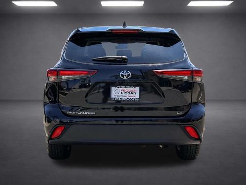 Midnight Black Metallic 2024 Toyota Highlander LE