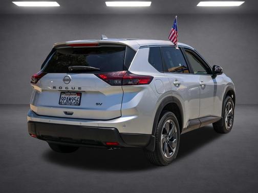 Brilliant Silver Metallic 2024 Nissan Rogue SV