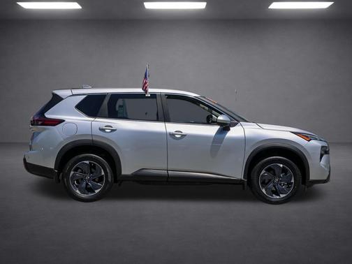 Brilliant Silver Metallic 2024 Nissan Rogue SV