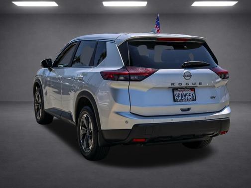 Brilliant Silver Metallic 2024 Nissan Rogue SV