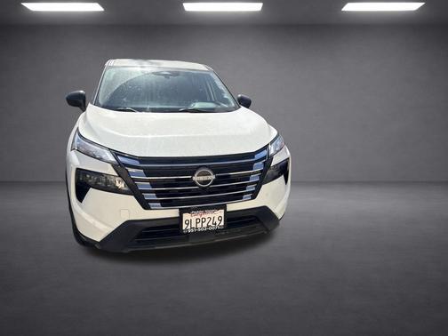 Glacier White 2024 Nissan Rogue S
