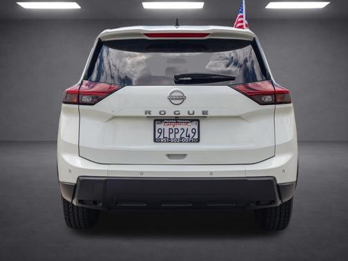 Glacier White 2024 Nissan Rogue S