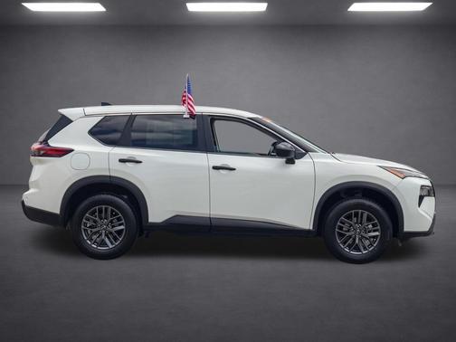 Glacier White 2024 Nissan Rogue S