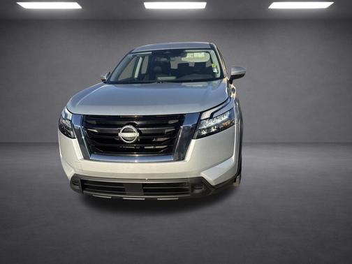 Brilliant Silver Metallic 2025 Nissan Pathfinder SV