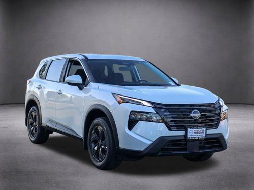 Pearl 2026 Nissan Rogue SV